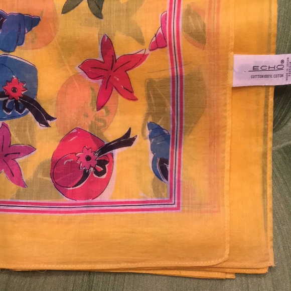 Colorful Echo brand scarf. - Picture 4 of 4